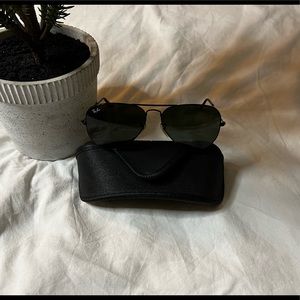 RAY-BAN AVIATOR Large Metal Black Sunglasses 🕶